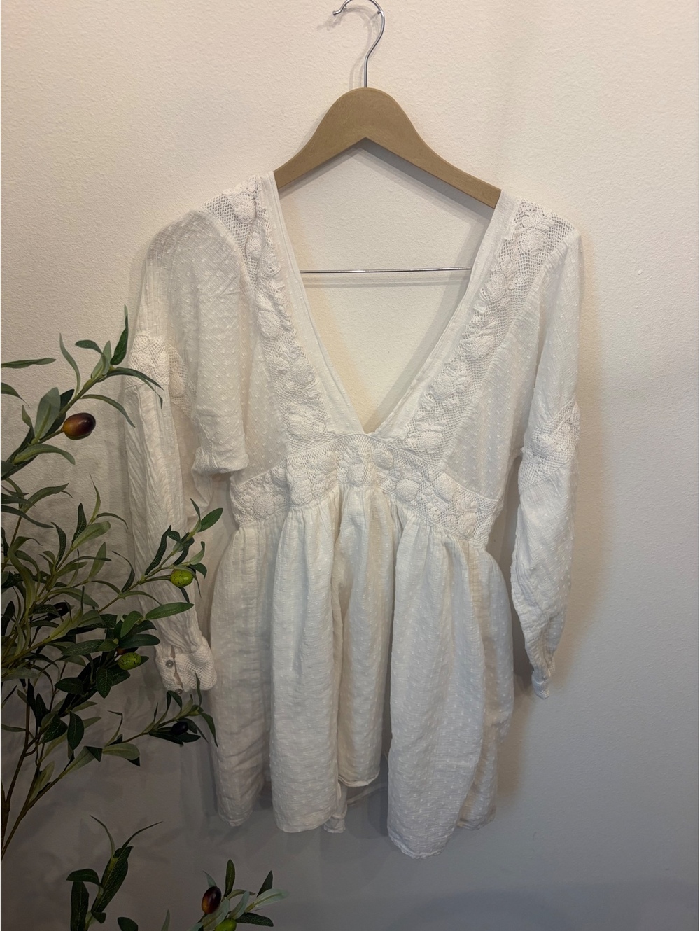 FREE PEOPLE - SUGARPIE WHITE SWISS DOT LACE MINI DRESS - Picture 3 of 6